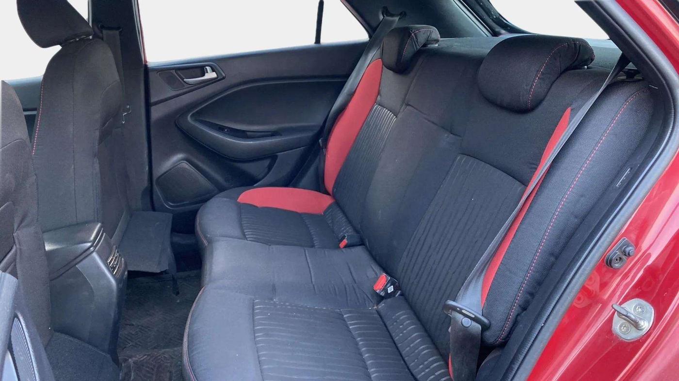 2020 Hyundai Elite i20 SPORTZ PLUS 1.2 DUAL TONE, Petrol, Manual, 60,370 km, Right Side Rear Door Cabin