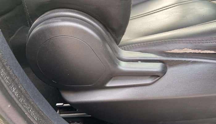 2021 Tata NEXON XM PETROL, Petrol, Manual, 57,514 km, Driver Side Adjustment Panel