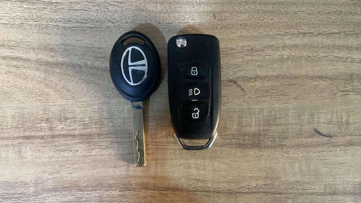 2021 Tata NEXON XM PETROL, Petrol, Manual, 57,467 km, Key Close Up