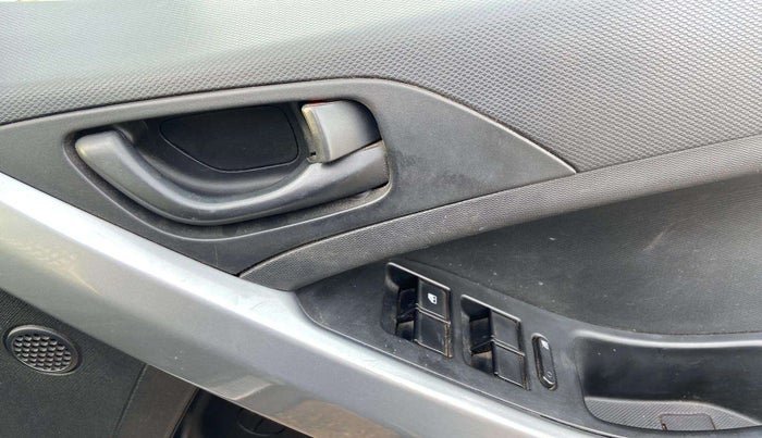 2021 Tata NEXON XM PETROL, Petrol, Manual, 57,514 km, Driver Side Door Panels Control