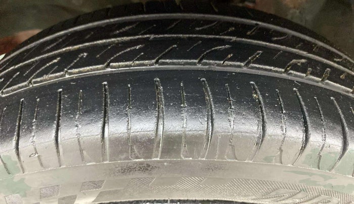 2018 Maruti Wagon R 1.0 VXI AMT, Petrol, Automatic, 74,498 km, Left Front Tyre Tread