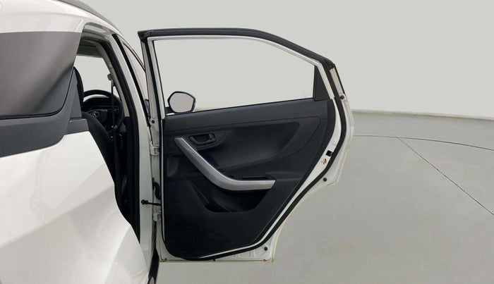 2023 Tata NEXON XMA SUNROOF DIESEL, Diesel, Automatic, 24,135 km, RHS Rear Door