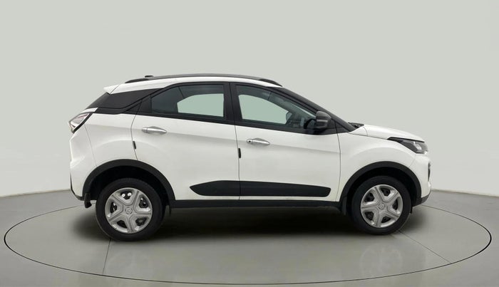 2023 Tata NEXON XMA SUNROOF DIESEL, Diesel, Automatic, 24,135 km, Right Side View