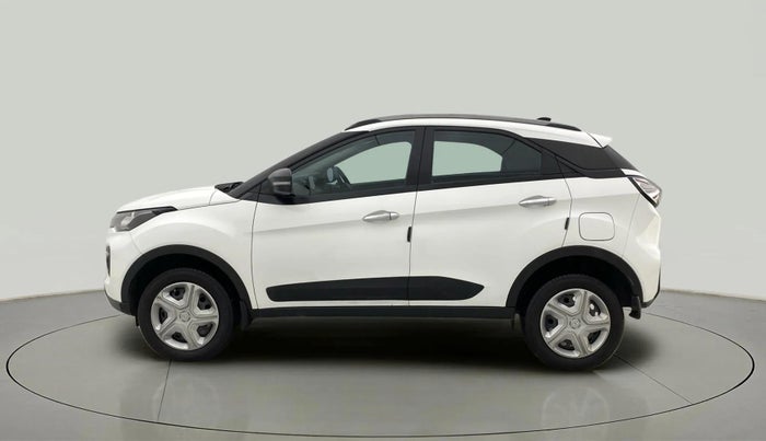 2023 Tata NEXON XMA SUNROOF DIESEL, Diesel, Automatic, 24,135 km, Left Side