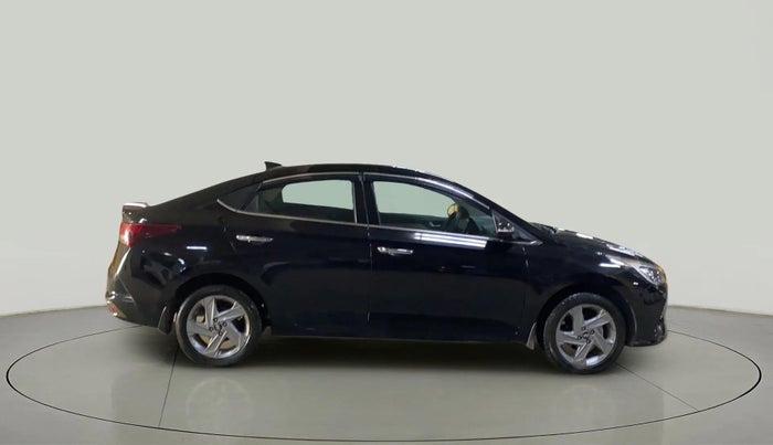 2022 Hyundai Verna SX 1.5 VTVT, Petrol, Manual, 25,449 km, Right Side View