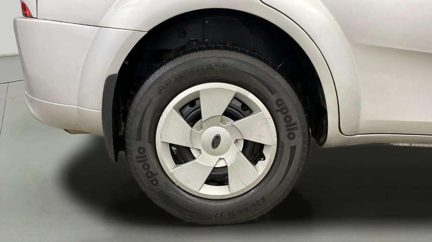 2020 Mahindra XUV500 W5, Diesel, Manual, 97,972 km, Right Rear Wheel