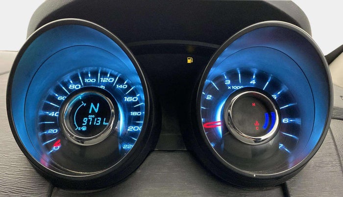 2020 Mahindra XUV500 W5, Diesel, Manual, 97,179 km, Odometer Image