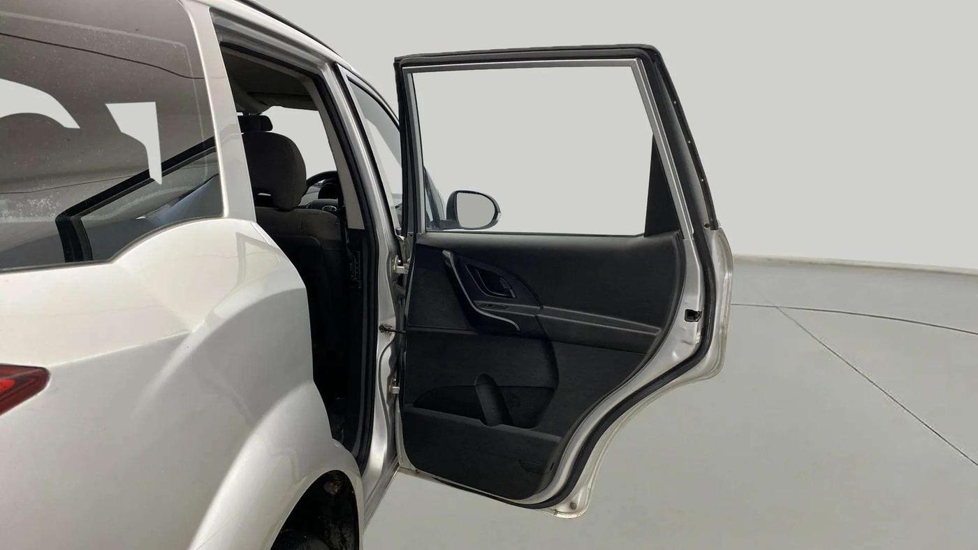 2020 Mahindra XUV500 W5, Diesel, Manual, 97,972 km, RHS Rear Door