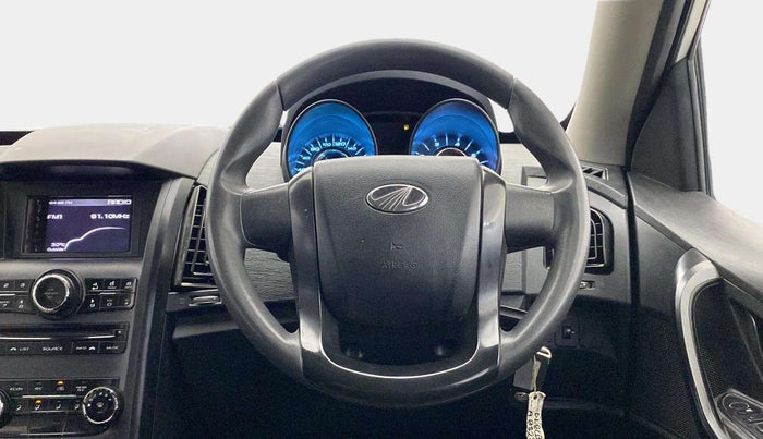 2020 Mahindra XUV500 W5, Diesel, Manual, 97,179 km, Steering Wheel Close Up