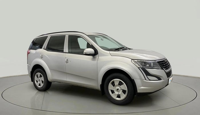 2020 Mahindra XUV500 W5, Diesel, Manual, 97,179 km, Right Front Diagonal