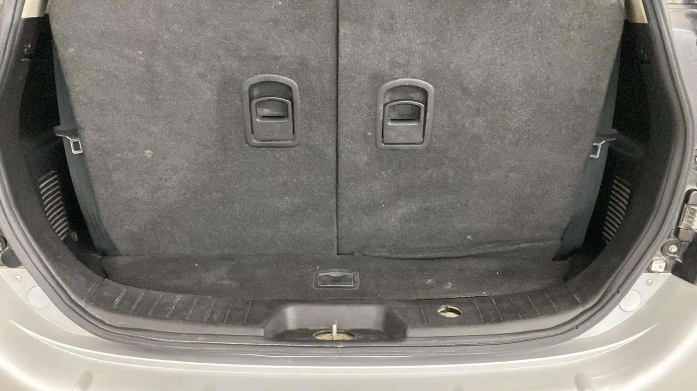 2020 Mahindra XUV500 W5, Diesel, Manual, 97,972 km, Boot Inside