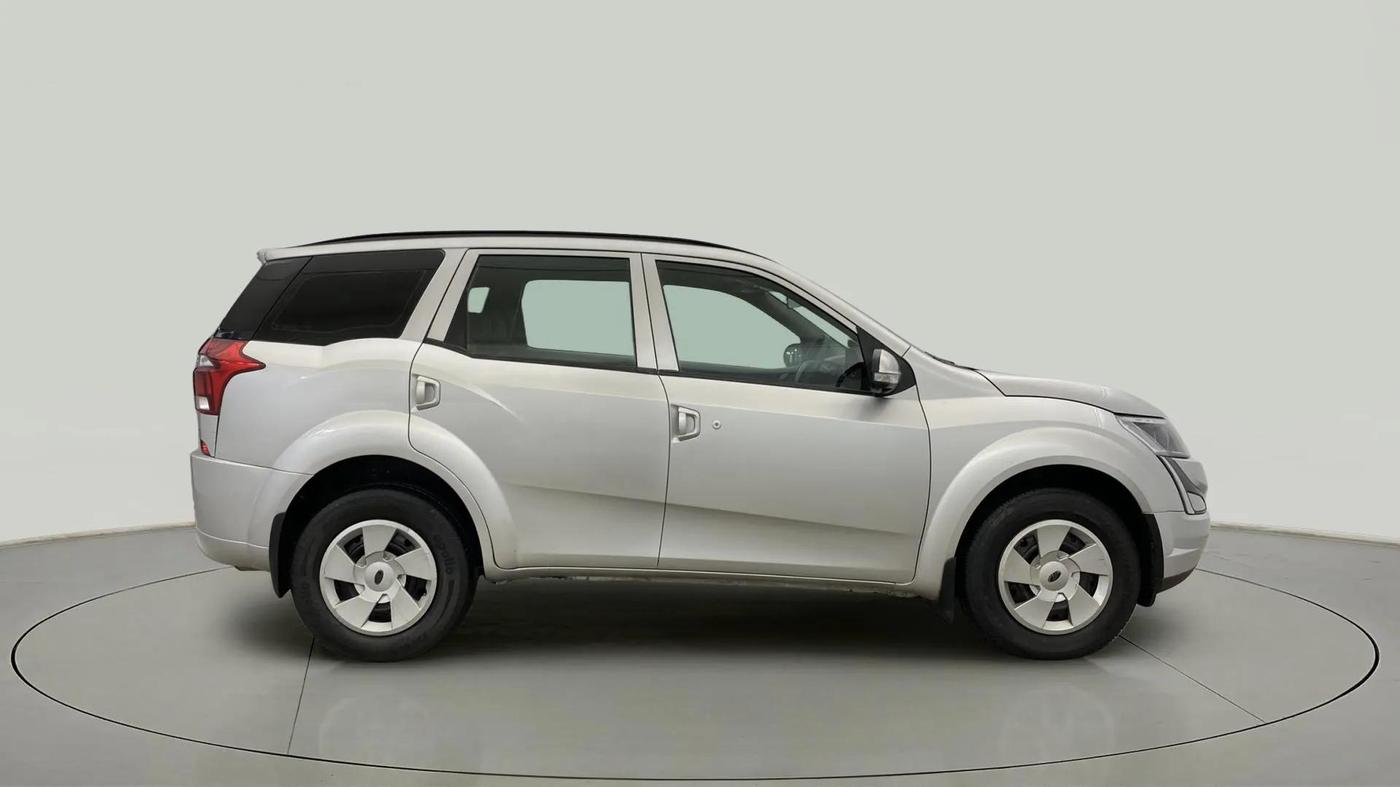 2020 Mahindra XUV500 W5, Diesel, Manual, 97,972 km, Right Side View