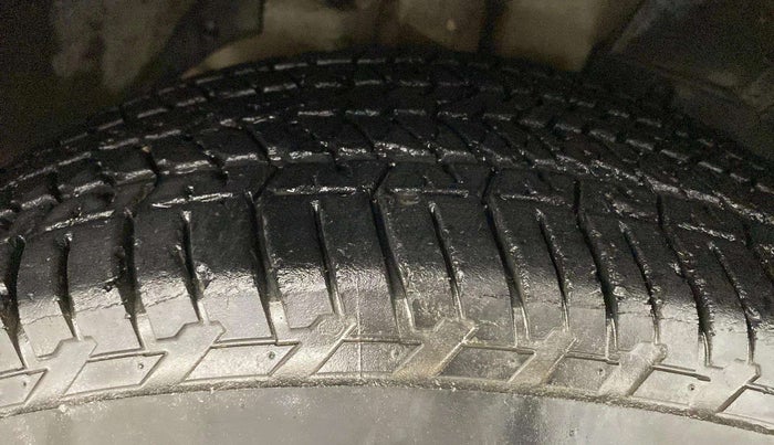 2020 Mahindra XUV500 W5, Diesel, Manual, 97,179 km, Right Front Tyre Tread