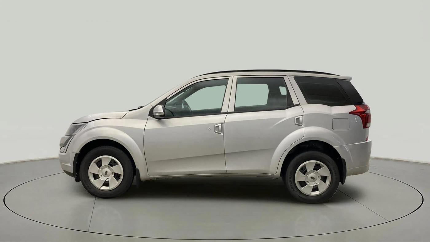 2020 Mahindra XUV500 W5, Diesel, Manual, 97,972 km, Left Side