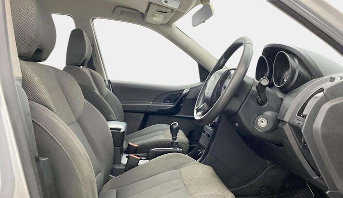 2020 Mahindra XUV500 W5, Diesel, Manual, 97,179 km, Right Side Front Door Cabin