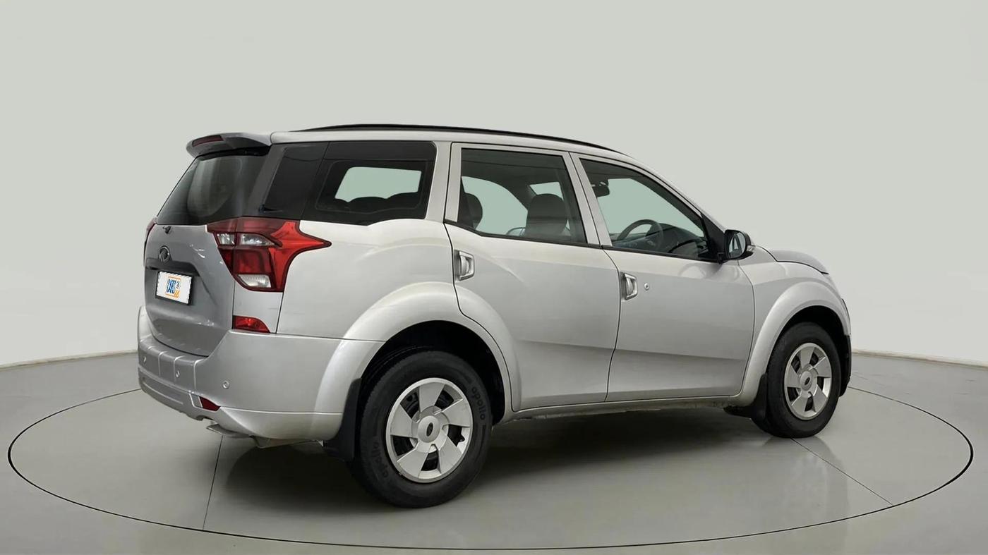 2020 Mahindra XUV500 W5, Diesel, Manual, 97,972 km, Right Back Diagonal