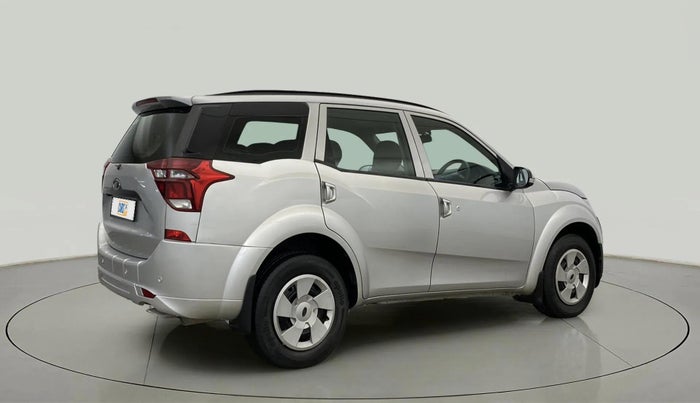 2020 Mahindra XUV500 W5, Diesel, Manual, 97,179 km, Right Back Diagonal