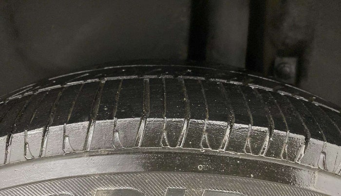 2021 Maruti Swift Dzire TOUR S-CNG, CNG, Manual, 82,132 km, Left Rear Tyre Tread