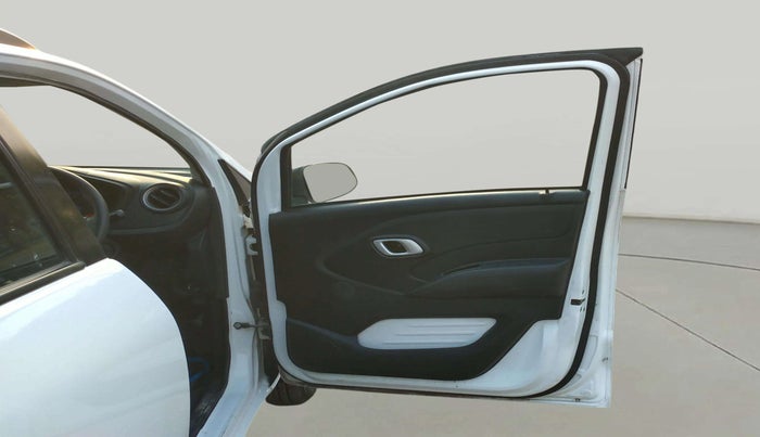 2018 Datsun Redi Go T(O) 1.0 AMT, Petrol, Automatic, 16,311 km, RHS Front Door