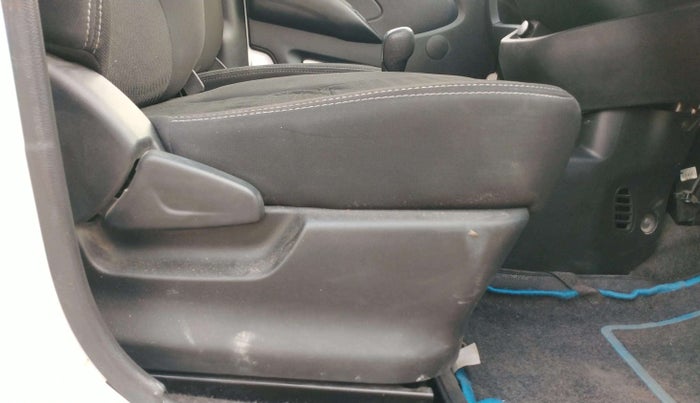 2018 Datsun Redi Go T(O) 1.0 AMT, Petrol, Automatic, 16,311 km, Driver Side Adjustment Panel