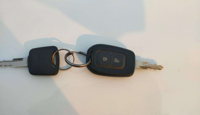 2018 Datsun Redi Go T(O) 1.0 AMT, Petrol, Automatic, 16,311 km, Key Close Up
