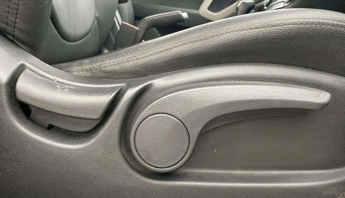 2016 Hyundai Creta SX PLUS AT 1.6 PETROL, Petrol, Automatic, 45,928 km, Driver Side Adjustment Panel