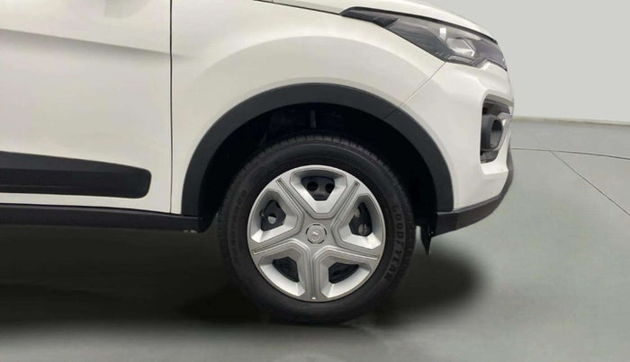 2023 Tata NEXON XM SUNROOF PETROL, Petrol, Manual, 16,382 km, Right Front Wheel