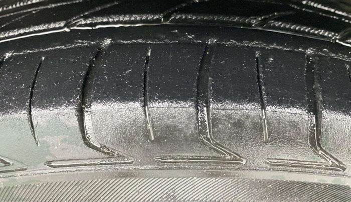 2016 Hyundai Grand i10 ASTA (O) AT 1.2 KAPPA VTVT, Petrol, Automatic, 71,523 km, Left Front Tyre Tread