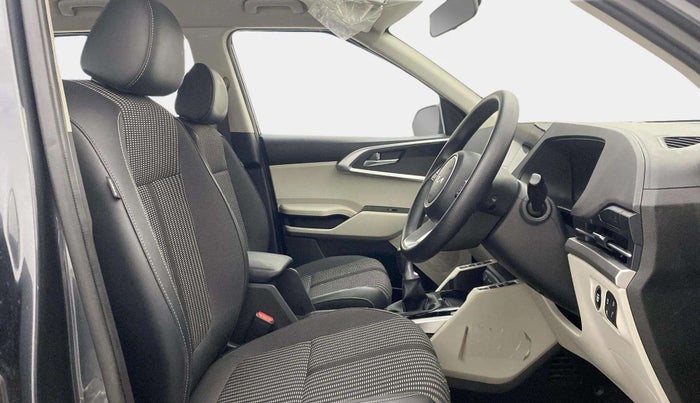 2023 KIA CARENS PRESTIGE PLUS 1.5 IMT DIESEL 7 STR, Diesel, Manual, 26,694 km, Right Side Front Door Cabin