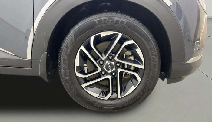 2023 KIA CARENS PRESTIGE PLUS 1.5 IMT DIESEL 7 STR, Diesel, Manual, 26,694 km, Right Front Wheel