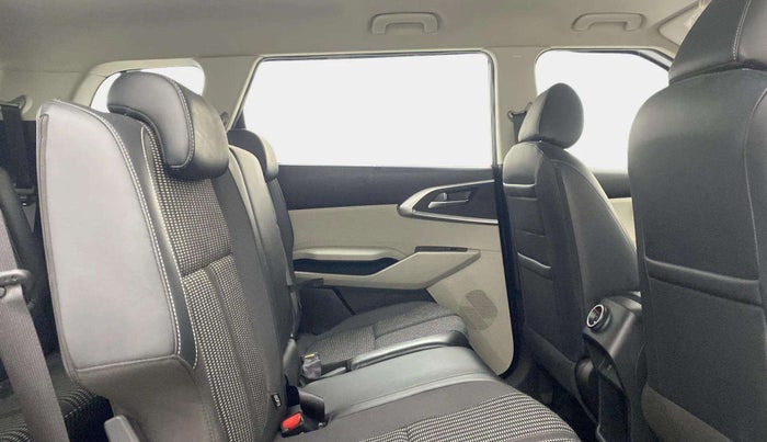 2023 KIA CARENS PRESTIGE PLUS 1.5 IMT DIESEL 7 STR, Diesel, Manual, 26,694 km, Right Side Rear Door Cabin