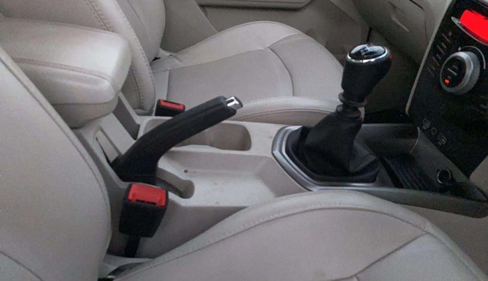2022 Mahindra XUV300 W8 (O) 1.5 DIESEL, Diesel, Manual, 45,755 km, Gear Lever