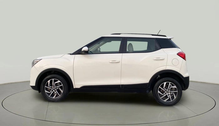 2022 Mahindra XUV300 W8 (O) 1.5 DIESEL, Diesel, Manual, 45,755 km, Left Side