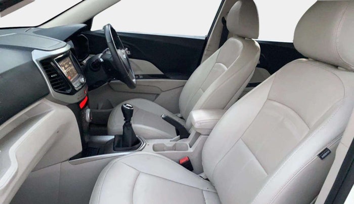 2022 Mahindra XUV300 W8 (O) 1.5 DIESEL, Diesel, Manual, 45,755 km, Right Side Front Door Cabin