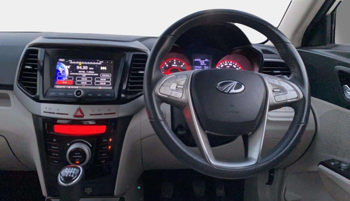 2022 Mahindra XUV300 W8 (O) 1.5 DIESEL, Diesel, Manual, 45,755 km, Steering Wheel Close Up