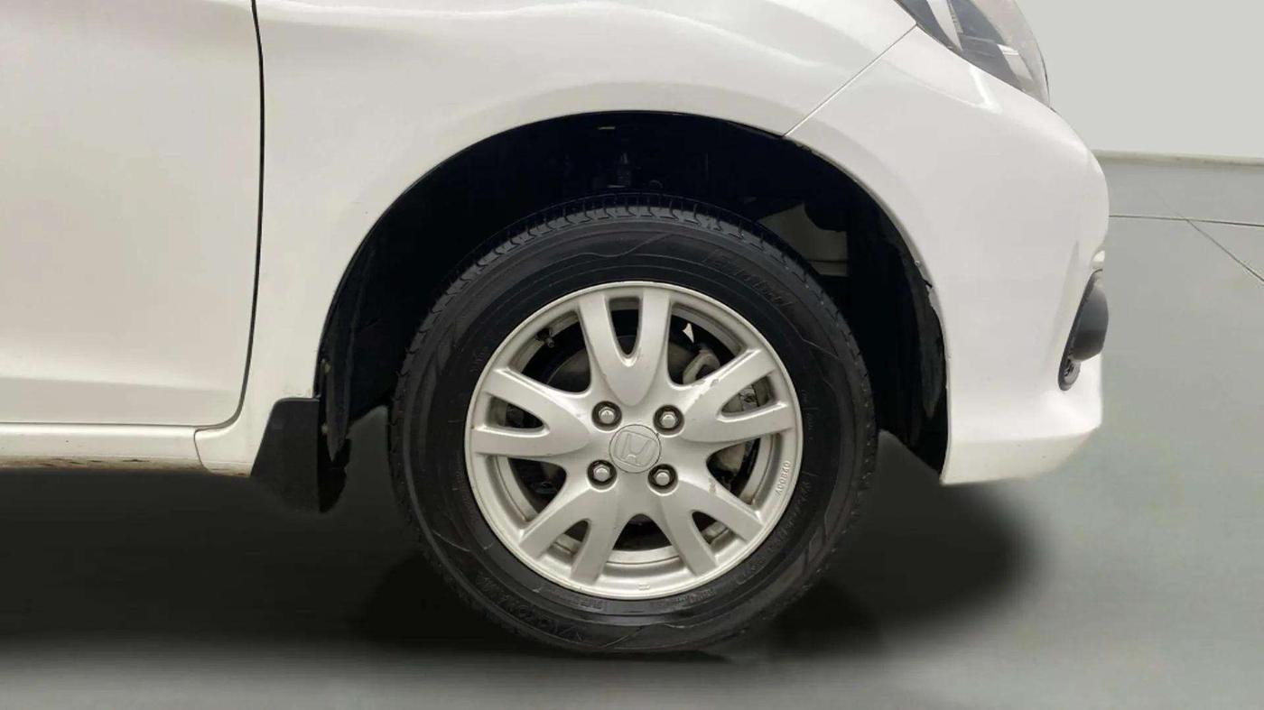 2016 Honda Brio VX AT, Petrol, Automatic, 62,489 km, Right Front Wheel