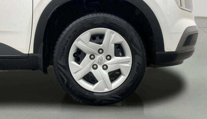 2020 Hyundai VENUE S 1.2, Petrol, Manual, 14,730 km, Right Front Wheel
