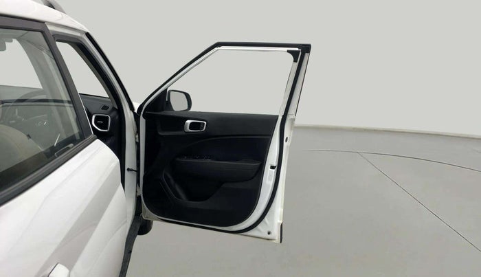 2020 Hyundai VENUE S 1.2, Petrol, Manual, 14,730 km, RHS Front Door