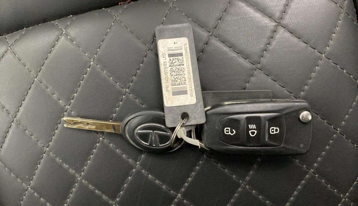 2021 Tata Tiago XZ PETROL, Petrol, Manual, 31,128 km, Key Close Up