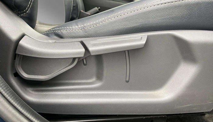 2020 Hyundai GRAND I10 NIOS SPORTZ 1.2 KAPPA VTVT, Petrol, Manual, 21,090 km, Driver Side Adjustment Panel