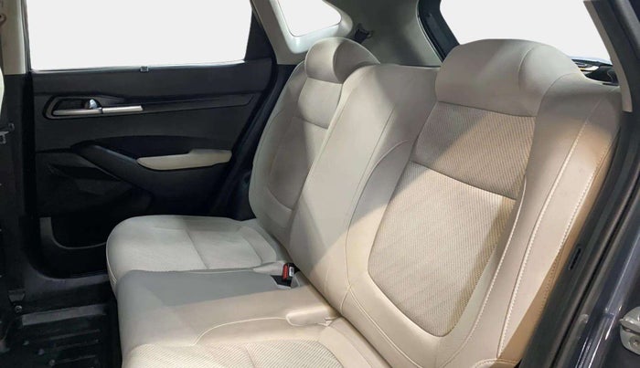 2022 KIA SELTOS HTK PLUS 1.5 IMT, Petrol, Manual, 13,025 km, Right Side Rear Door Cabin