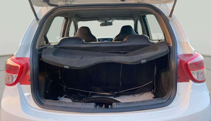 2014 Hyundai Grand i10 SPORTZ 1.2 KAPPA VTVT, Petrol, Manual, 1,00,468 km, Boot Inside
