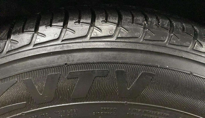 2016 Maruti Celerio ZXI AMT, Petrol, Automatic, 23,042 km, Right Front Tyre Tread