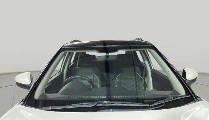 2020 Mahindra XUV300 W6 1.5 Diesel, Diesel, Manual, 67,675 km, Front Windshield