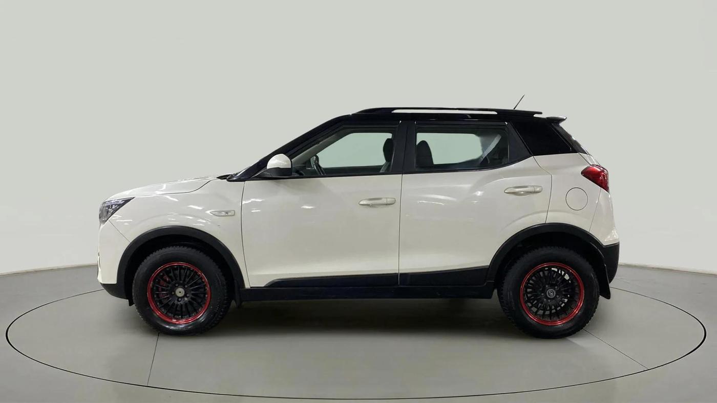 2020 Mahindra XUV300 W6 1.5 Diesel, Diesel, Manual, 67,730 km, Left Side