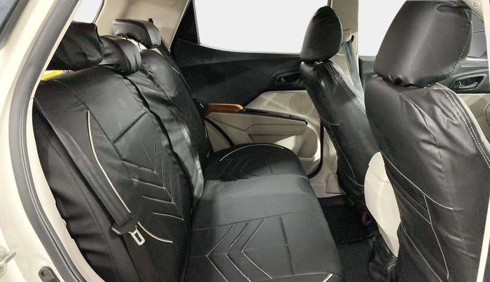 2020 Mahindra XUV300 W6 1.5 Diesel, Diesel, Manual, 67,675 km, Right Side Rear Door Cabin