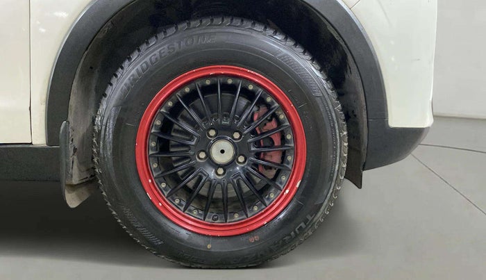 2020 Mahindra XUV300 W6 1.5 Diesel, Diesel, Manual, 67,675 km, Right Front Wheel