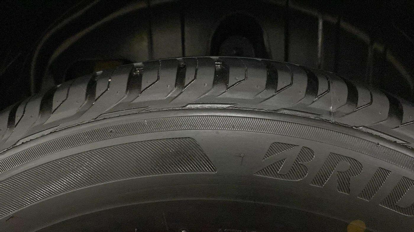 2020 Mahindra XUV300 W6 1.5 Diesel, Diesel, Manual, 67,730 km, Left Rear Tyre Tread