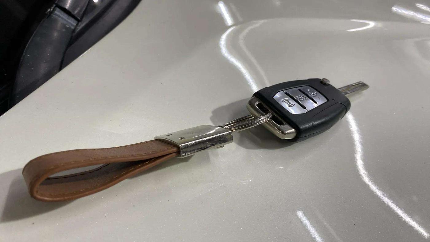 2020 Mahindra XUV300 W6 1.5 Diesel, Diesel, Manual, 67,730 km, Key Close Up