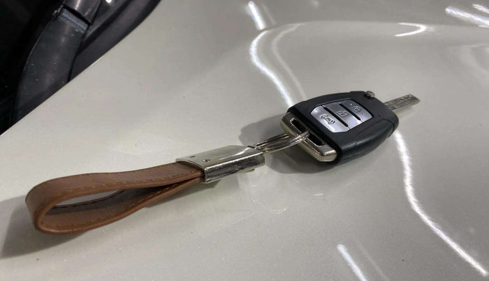 2020 Mahindra XUV300 W6 1.5 Diesel, Diesel, Manual, 67,675 km, Key Close Up